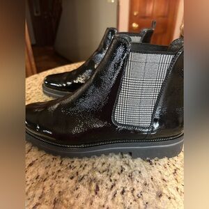 Paul Green Balboa Chelsea boots crinkled patent leather slip on ankle booties 9